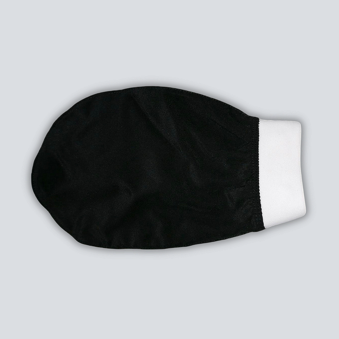 Face, hair and body glove made of 100% natural silk