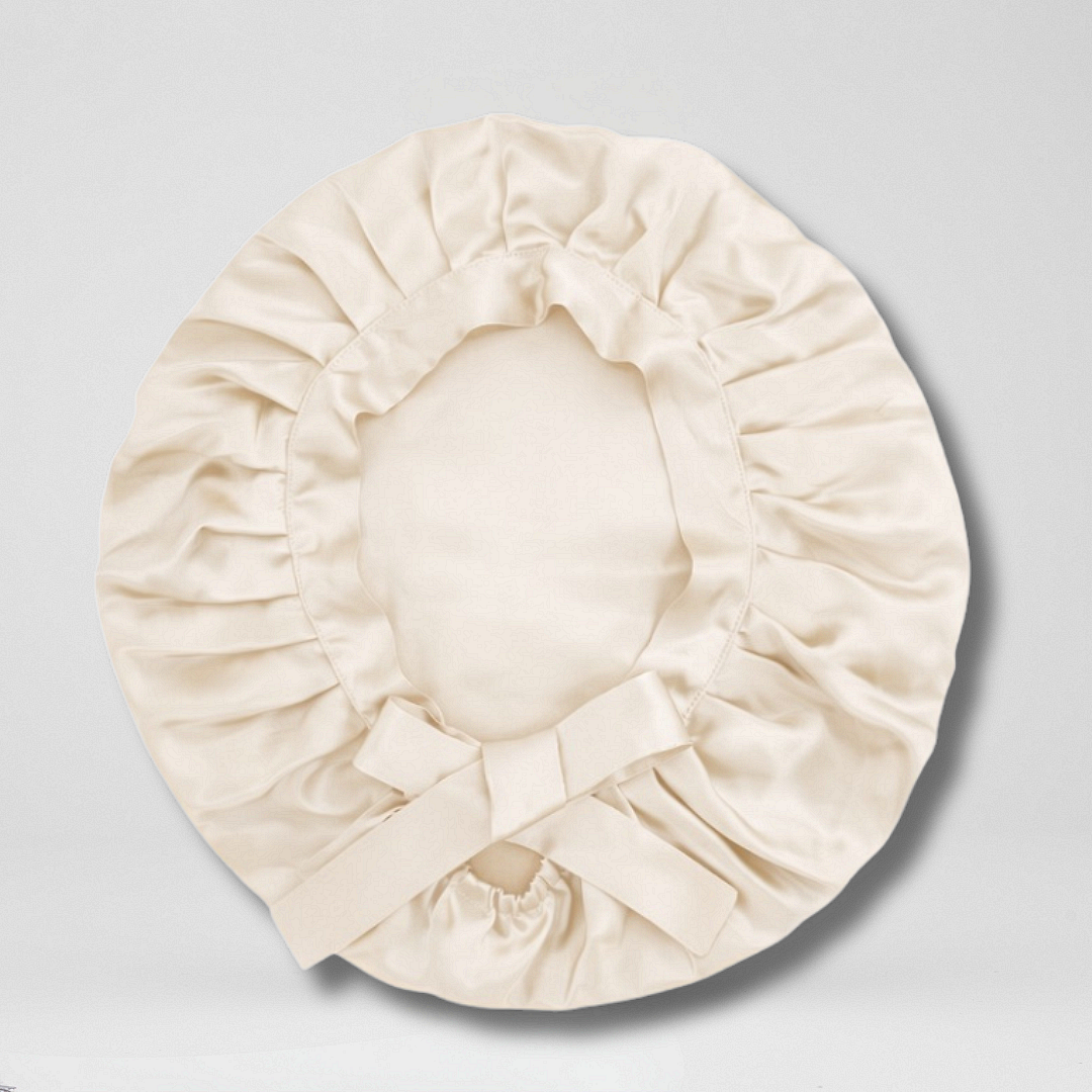 Silk bonnet for fresh and defined curls